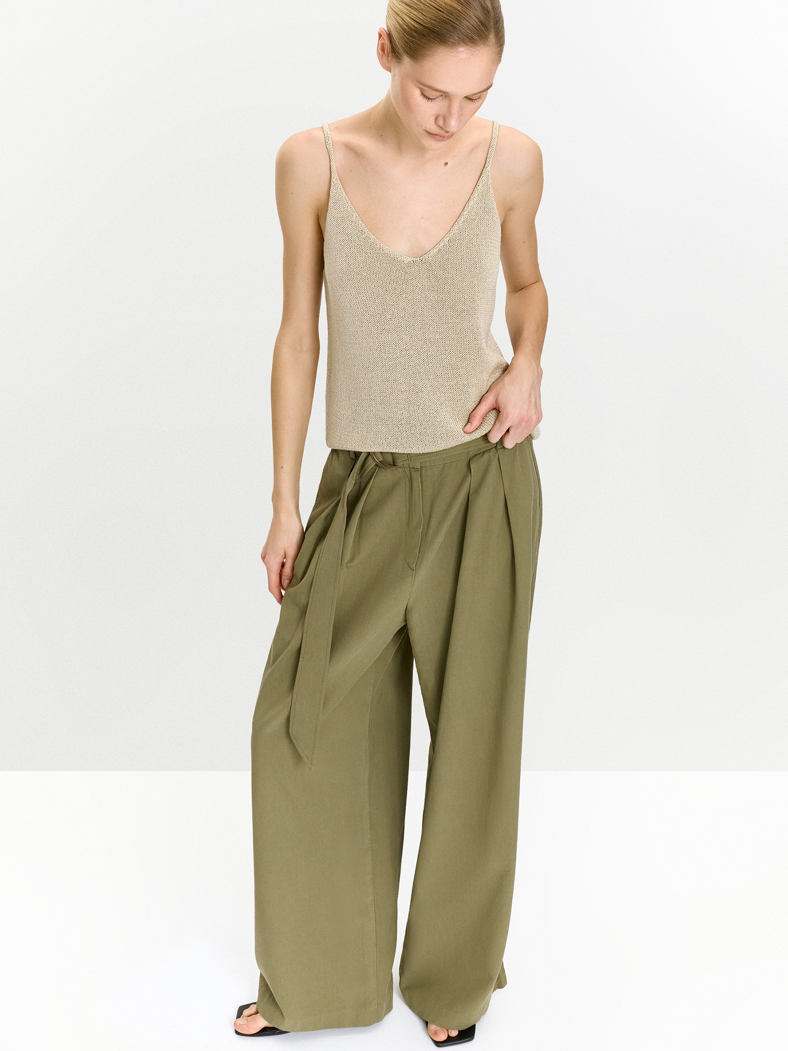 Брюки широкого кроя на ремне из тенсела